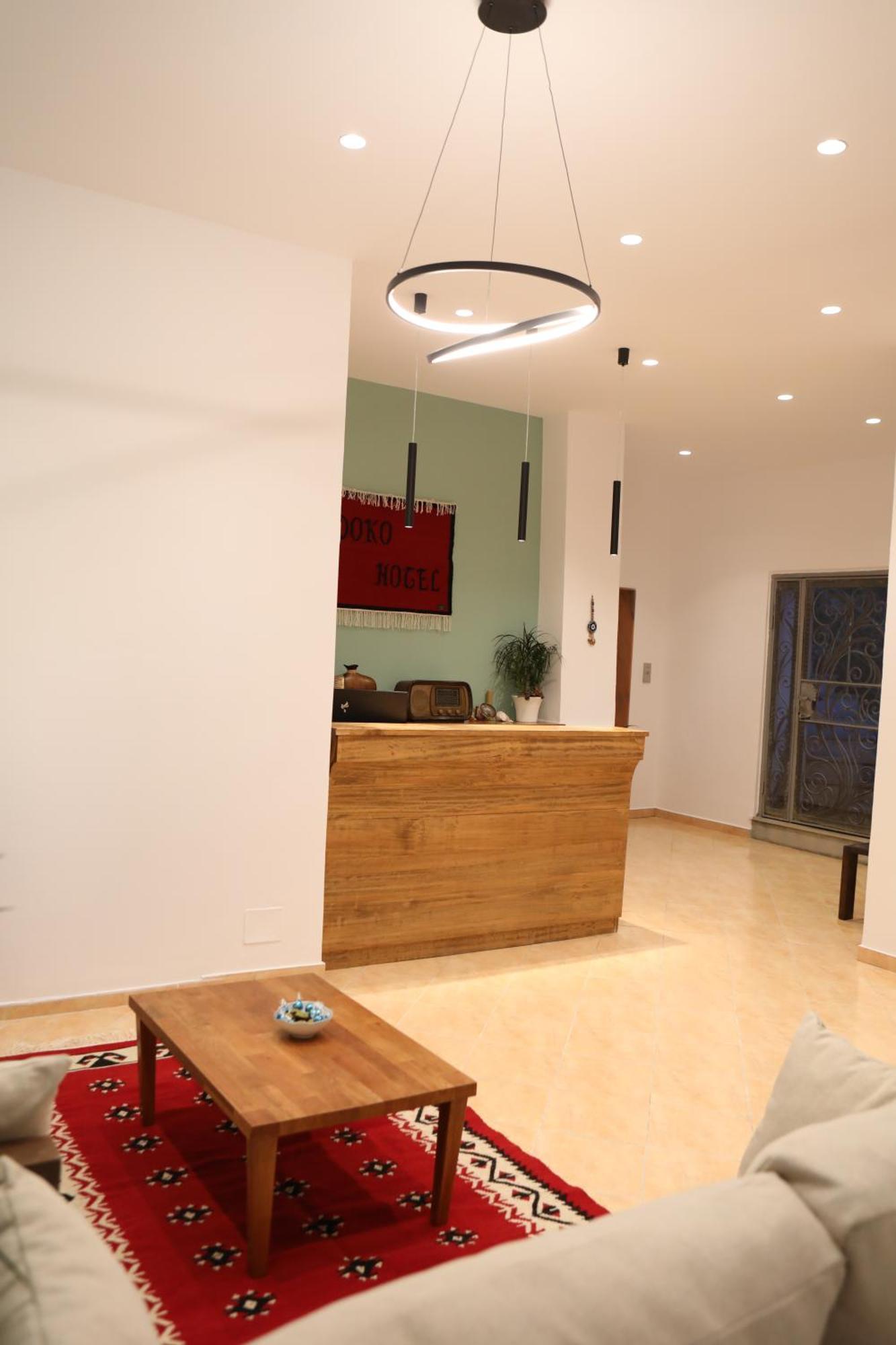 Doko Hotel Radhimë Exteriör bild
